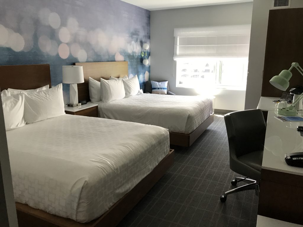 LAX Hotel Cambria bedroom