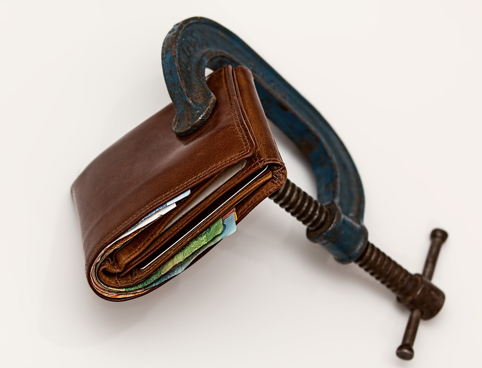 a wallet with a clamp