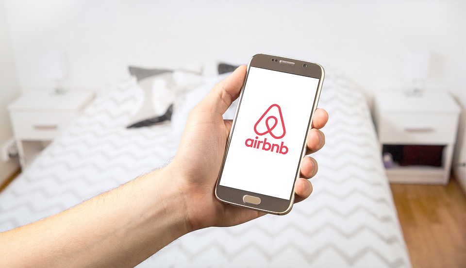 How to see the full cost of Airbnb bookings on the search results page