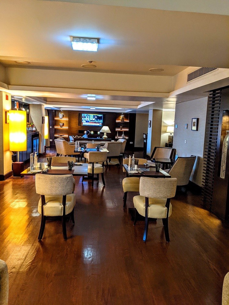 Club Lounge dining tables