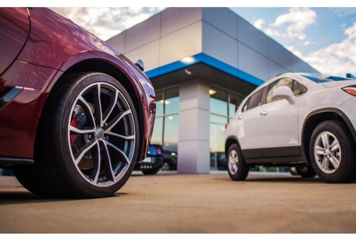 Photo of a car dealership.