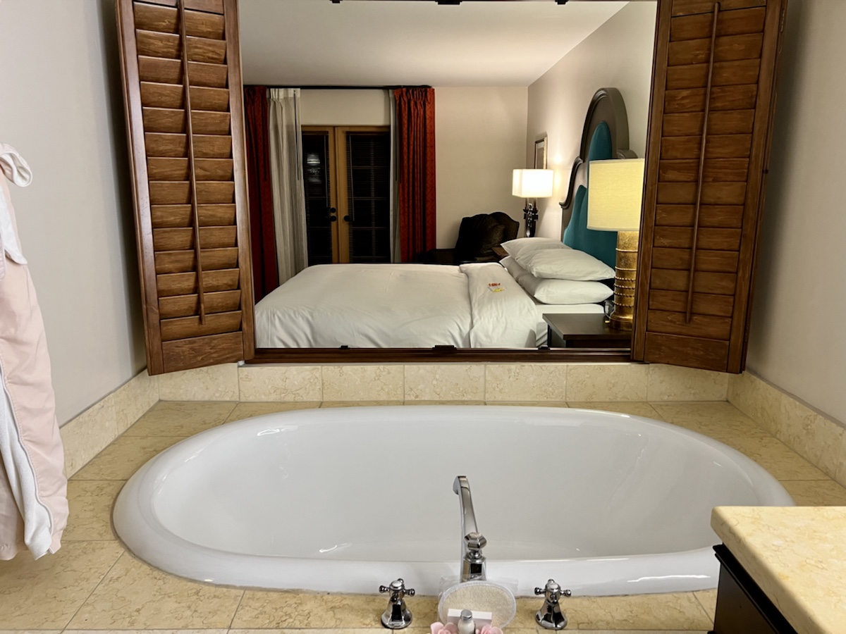 Hyatt's Royal Palm's Resort Scottsdale Bedroom and Bathtub