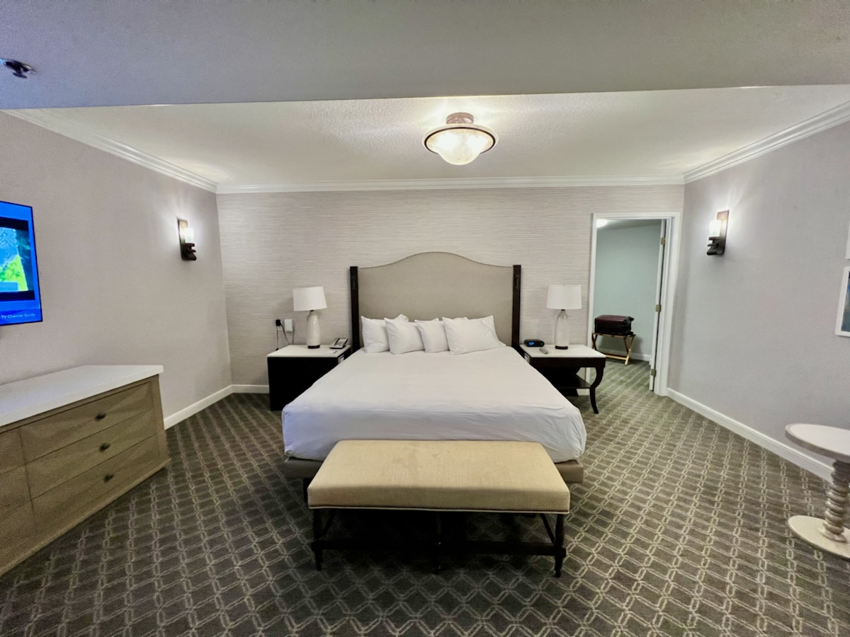 Hyatt Regency Huntington Beach Huntington Suite Bedroom