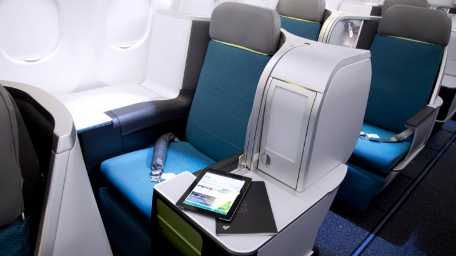 Aer Lingus: 2+ Business class seats available from East Coast to Dublin July/Aug..