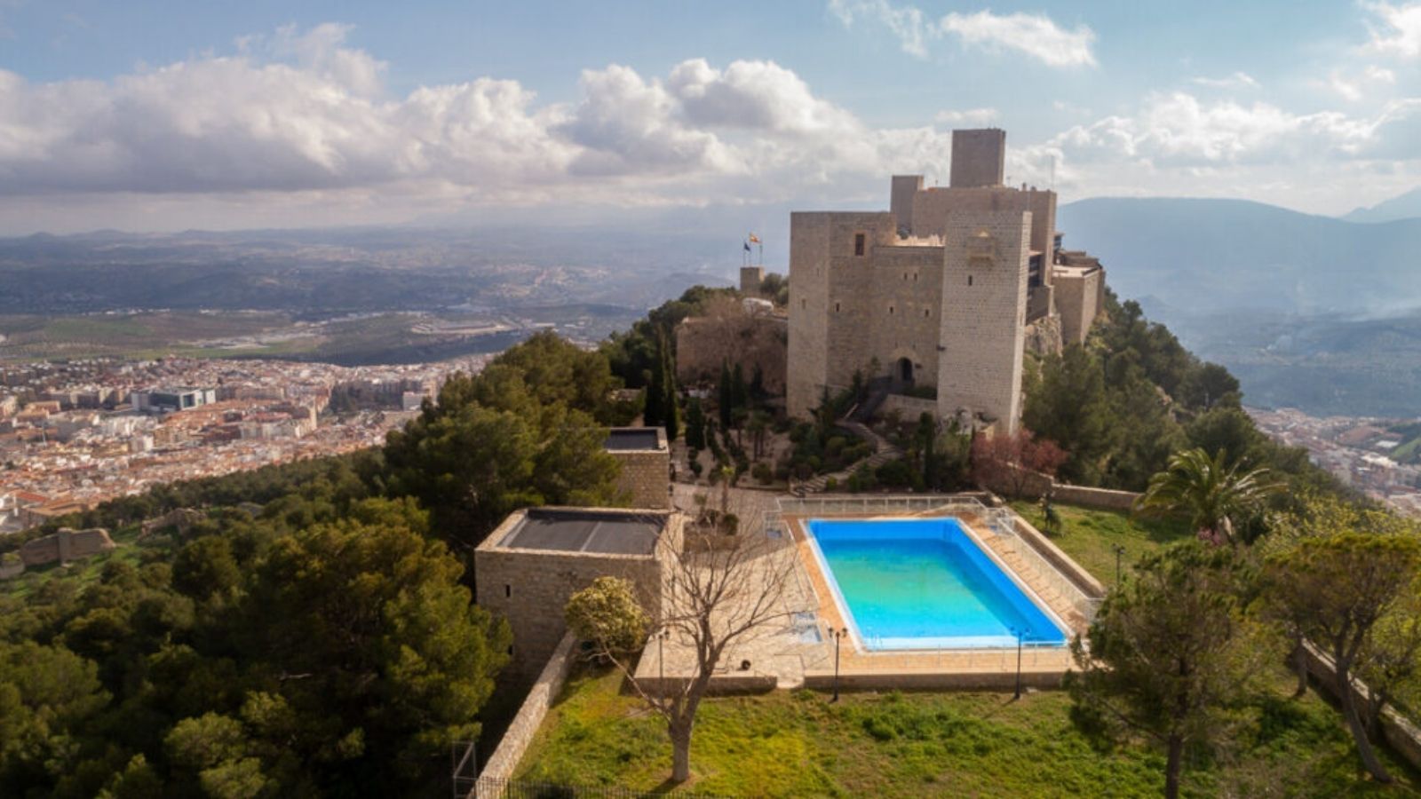 How to stay in a Spanish Castle for 8,000 Chase Ultimate Rewards points