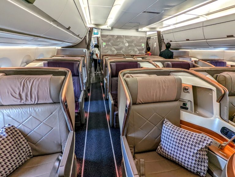 World's Longest Flight Review: Singapore Airlines SIN-JFK In Business ...