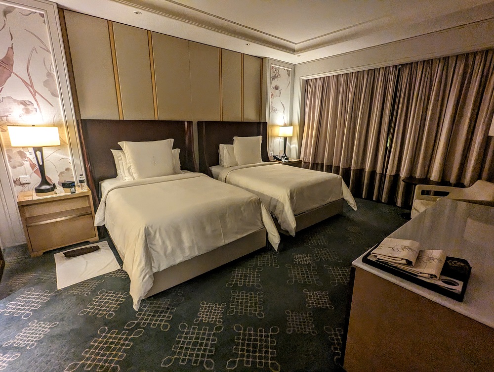 Four Seasons Macau - Bedroom