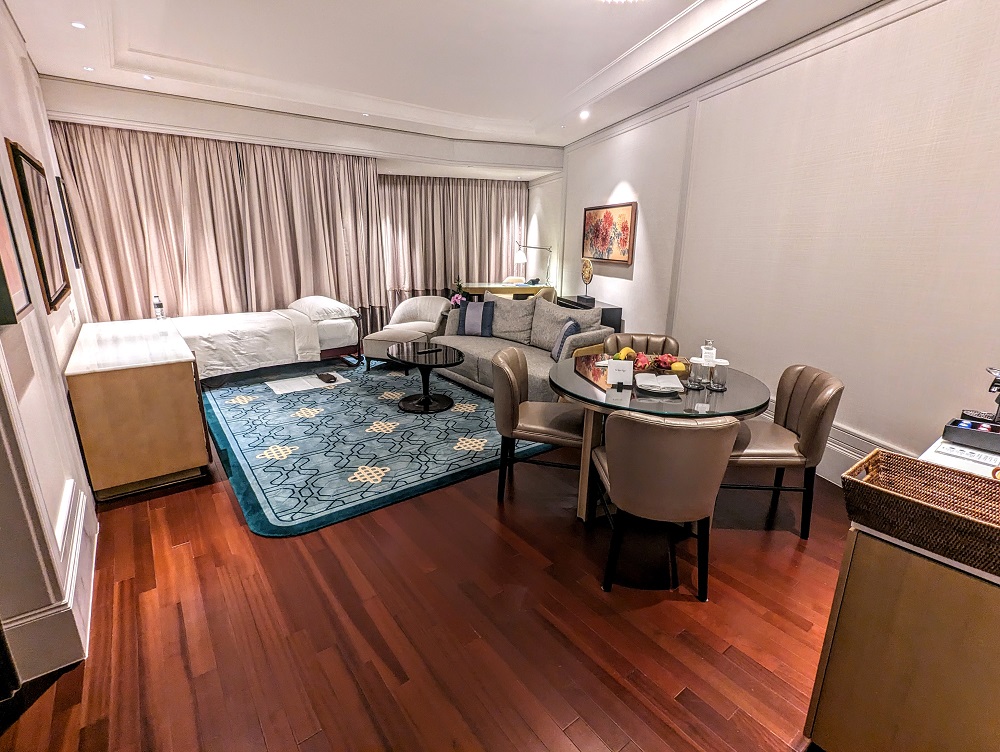 Four Seasons Macau - Living room of Executive Suite