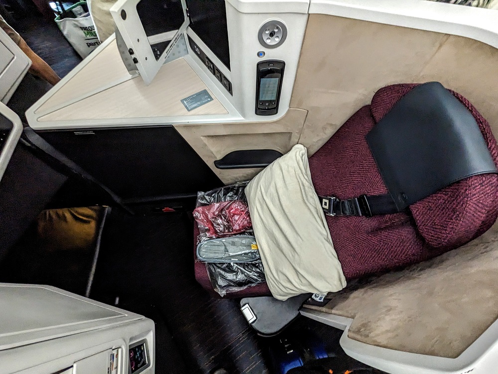 Japan Airlines business class seat from HKG-HND