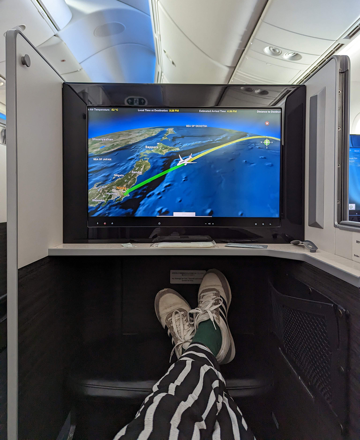 Plenty of leg room in business JAL