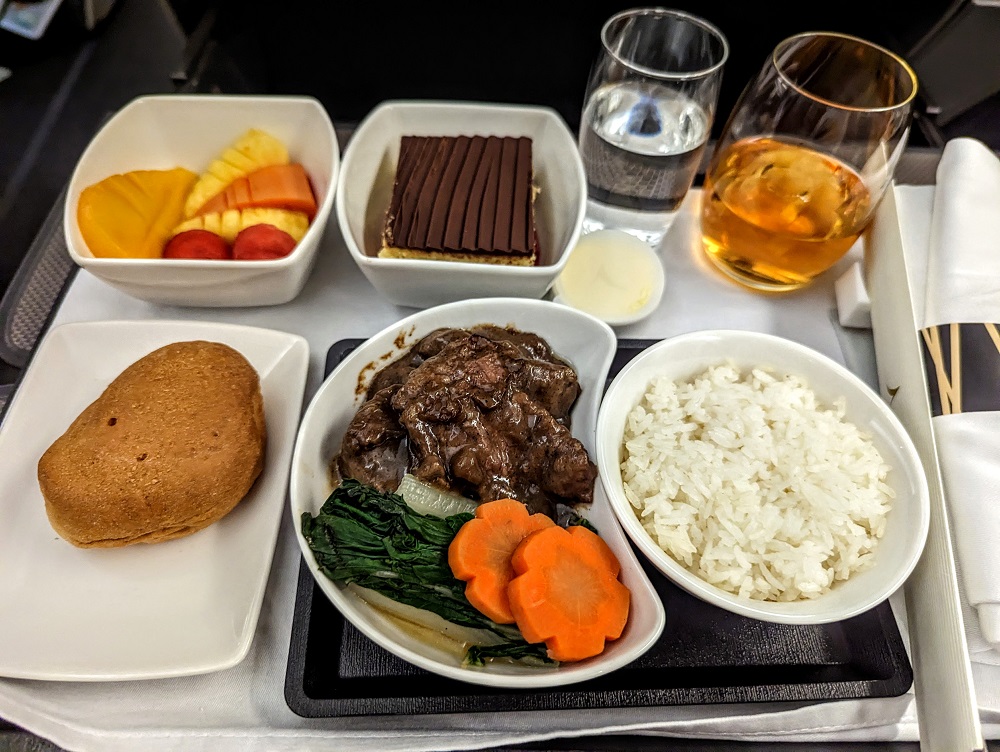 Stir-fried beef tenderloin in Cathay Pacific business class