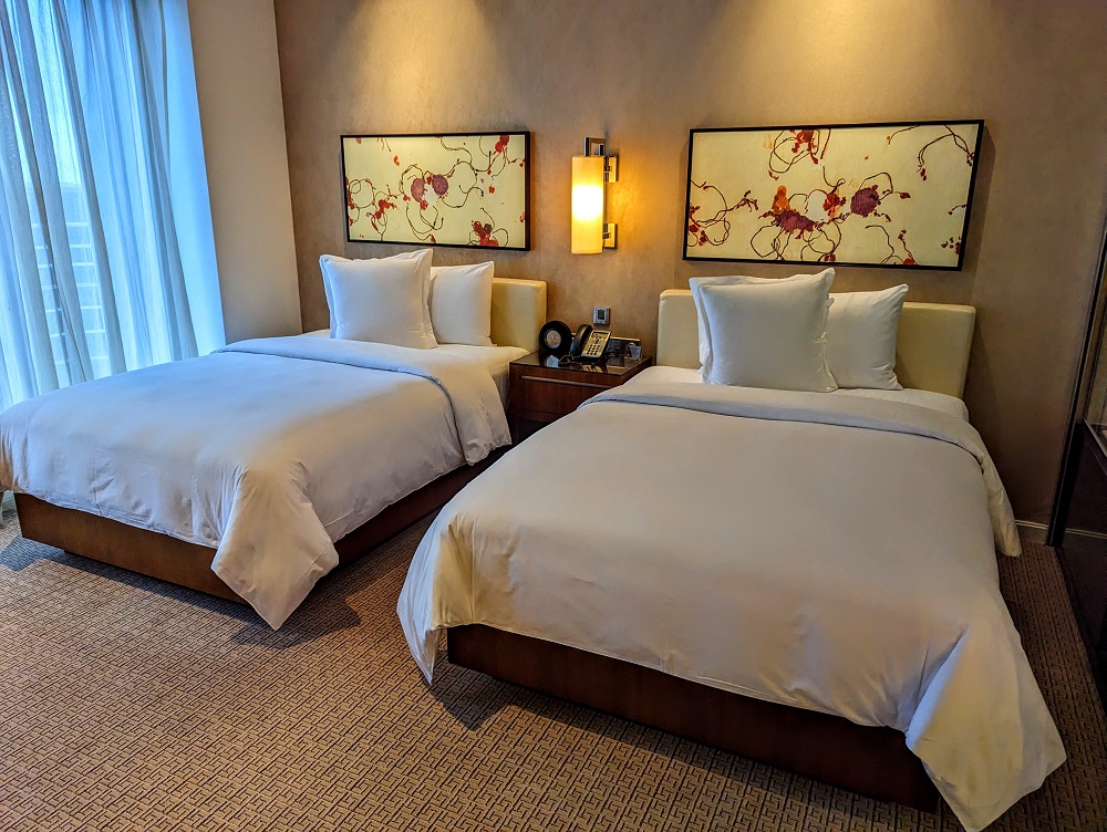 Grand Hyatt Macau - Standard suite bedroom with two twin beds