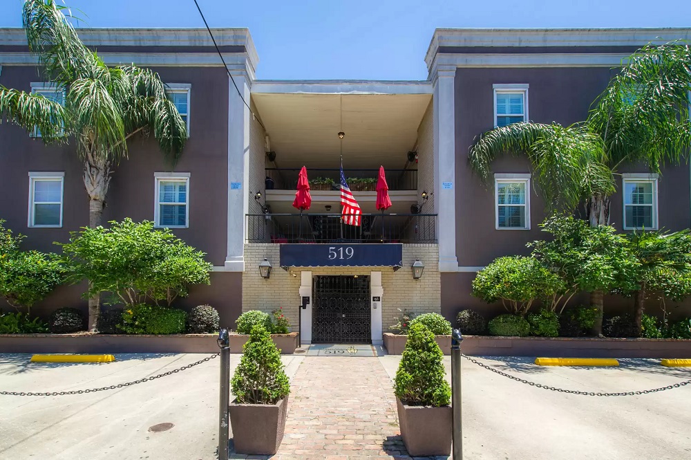 Frenchman Orleans at 519 exterior (image courtesy of Choice Hotels)
