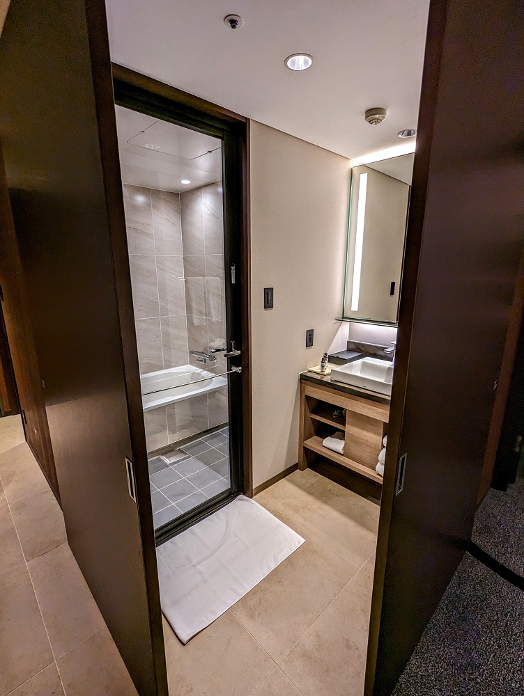 Hyatt Regency Tokyo Bay - Other bathroom