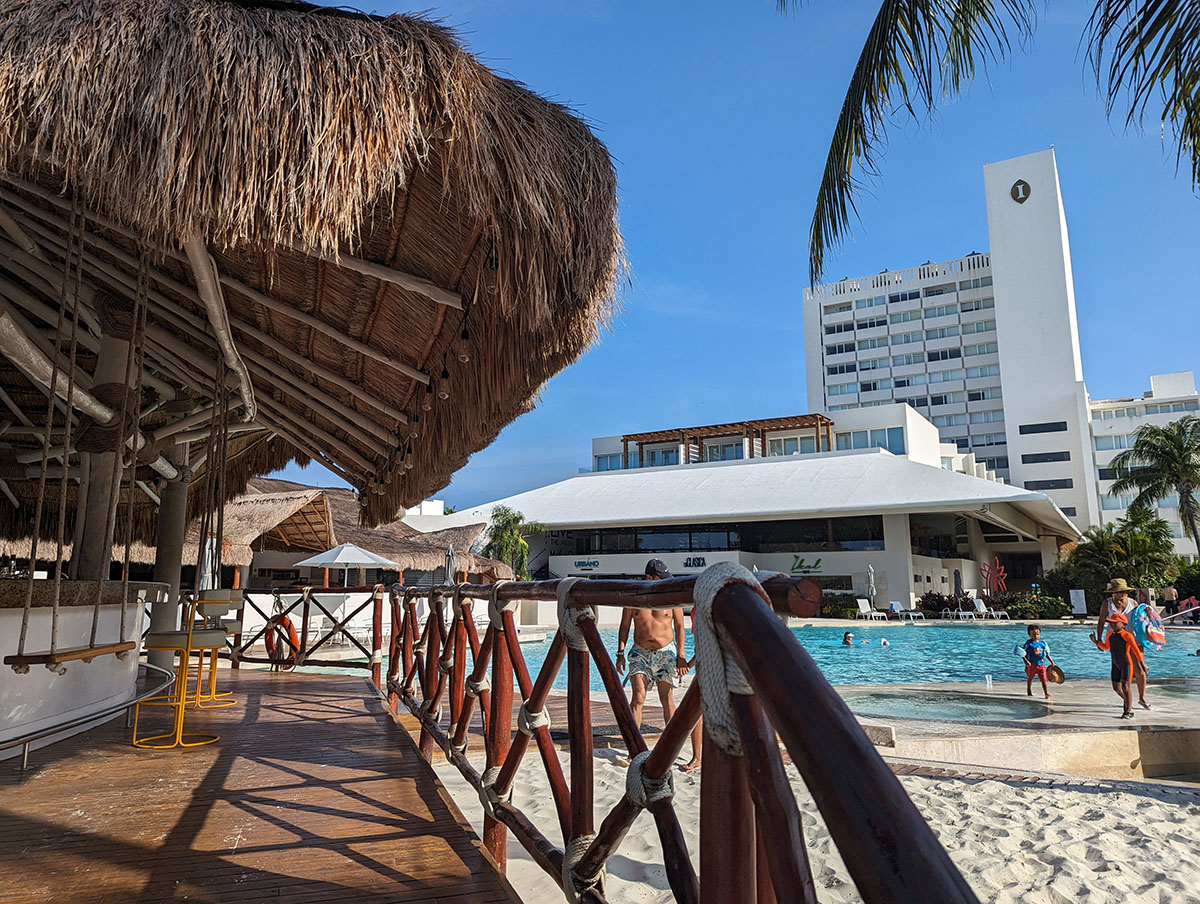Intercontinental Cancun - Deck Bar