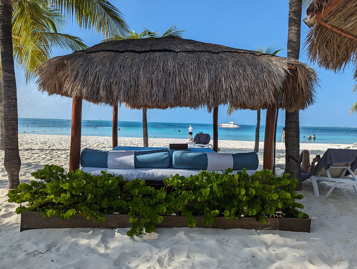 Intercontinental Cancun - beach cabana