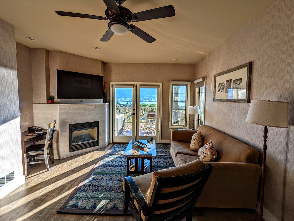 Spirit Ridge Resort in Osoyoos, Canada - Living room