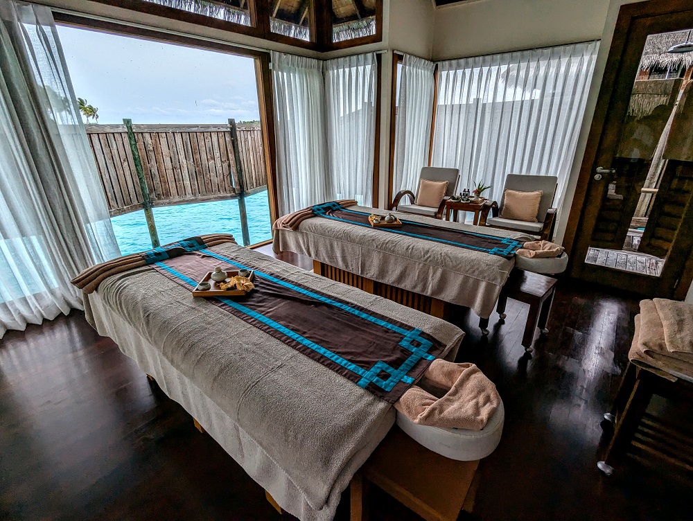 Conrad Maldives Rangali Island - Spa Retreat massage room