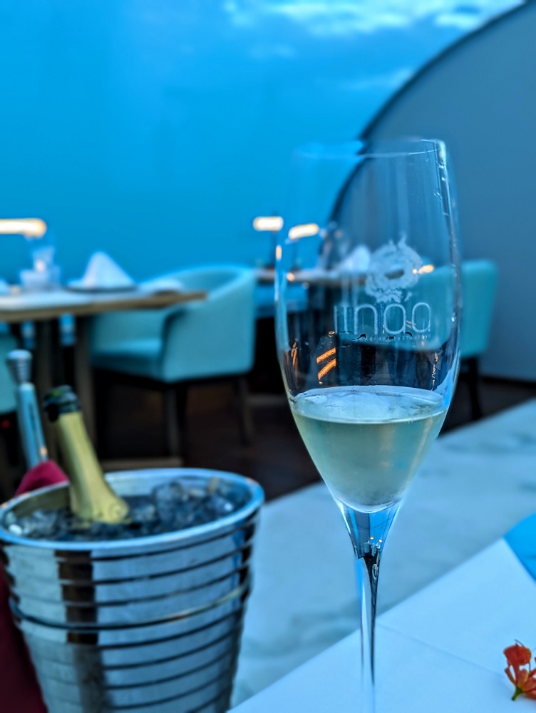 Ithaa Undersea Restaurant - Champagne