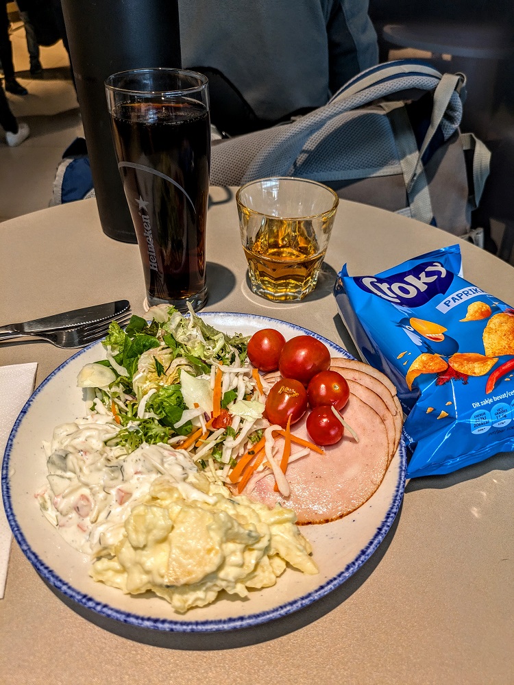 Lunch at Aspire lounge at Amsterdam airport