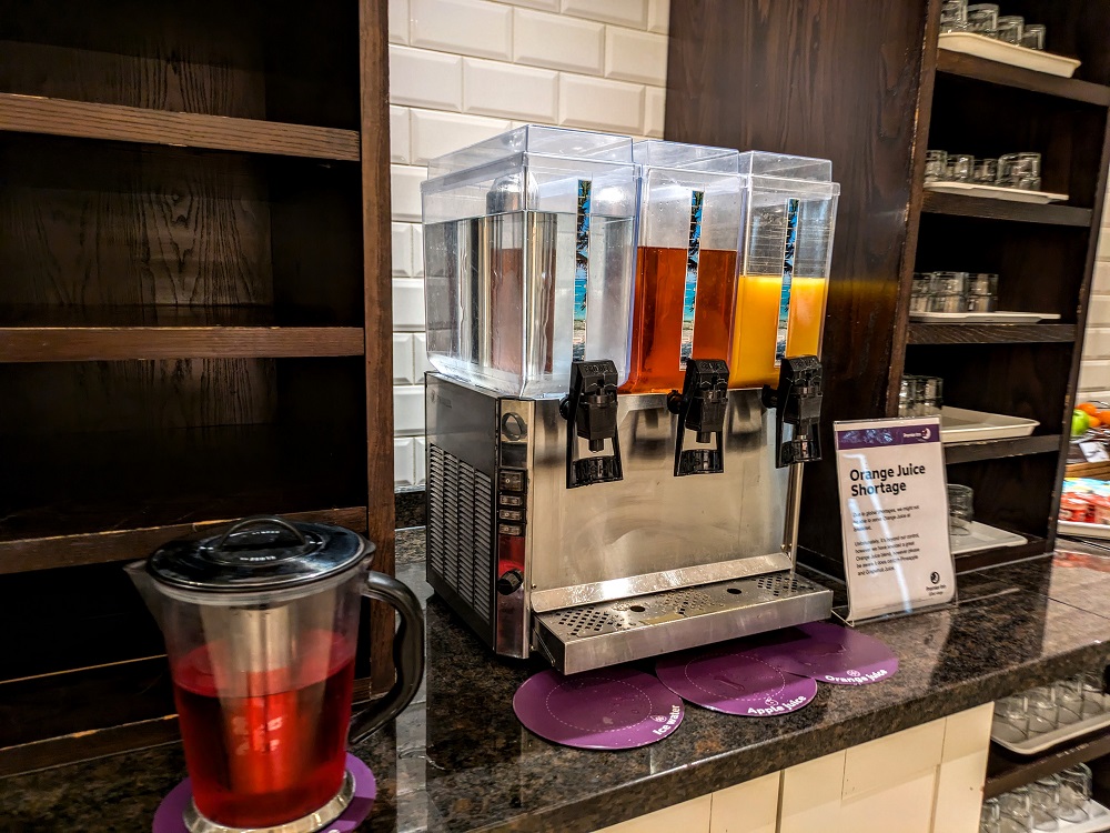 Premier Inn London Heathrow Terminal 4 - Breakfast - Water & juices