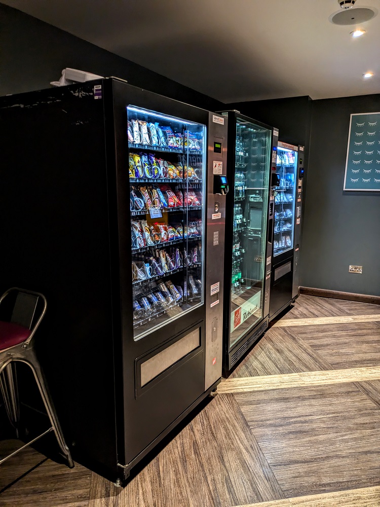 Premier Inn London Heathrow Terminal 4 - Snack & drink vending machines