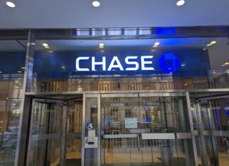 Chase bank branch location