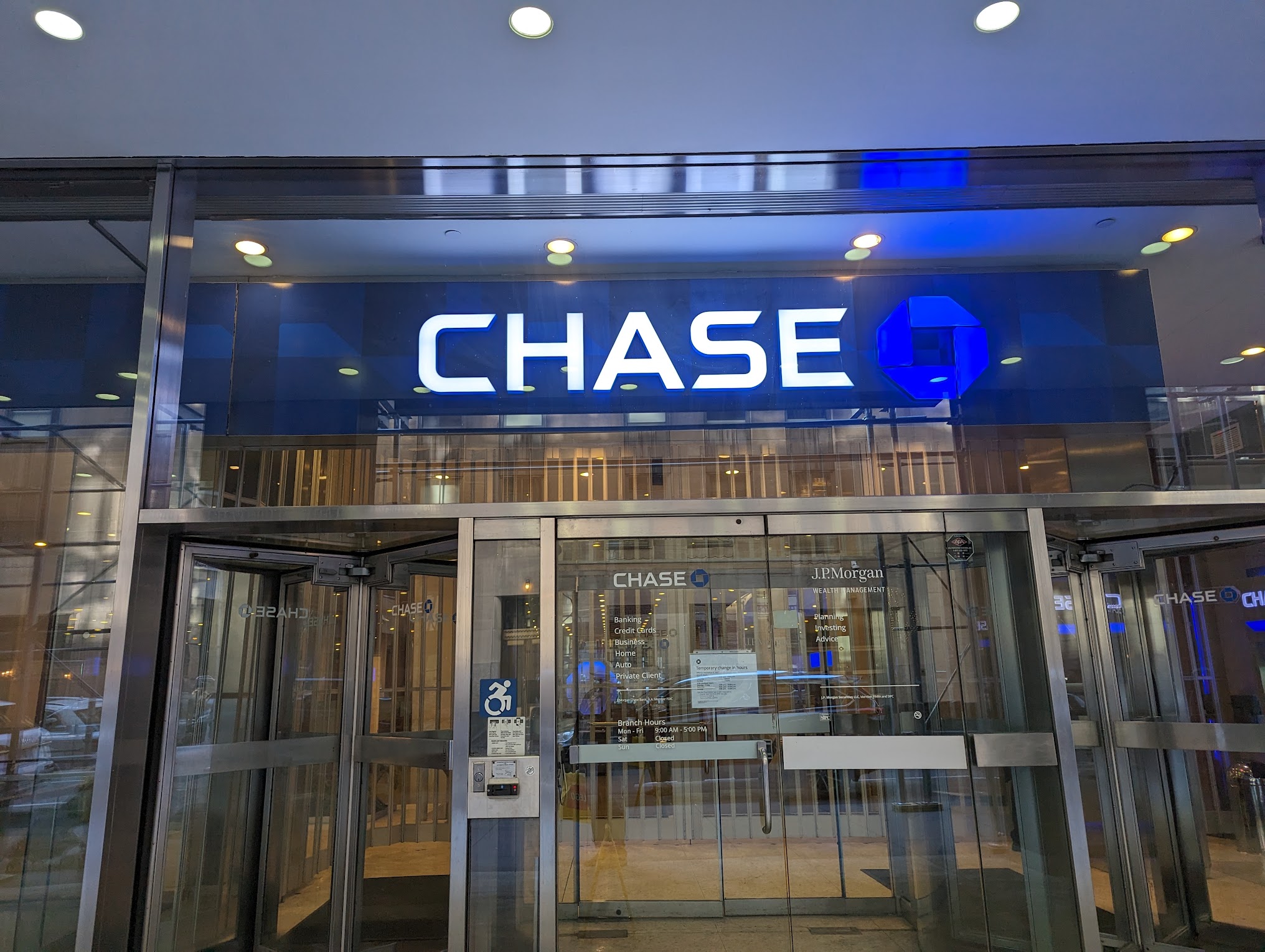 Chase bank branch location