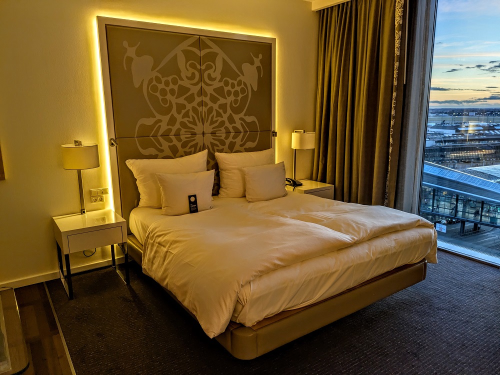 Clarion Hotel Copenhagen Airport - King bed
