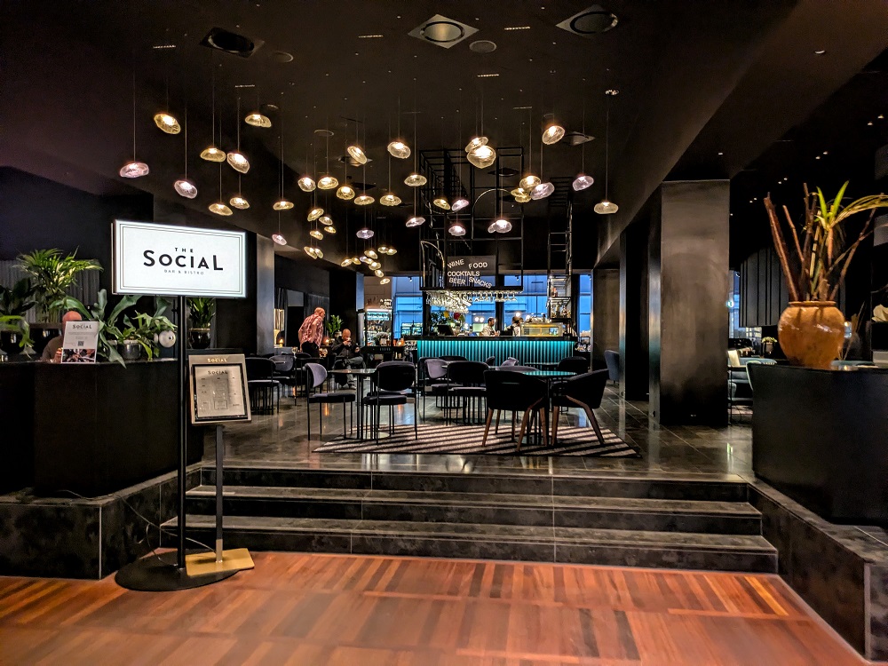 Clarion Hotel Copenhagen Airport - The Social Bar & Bistro