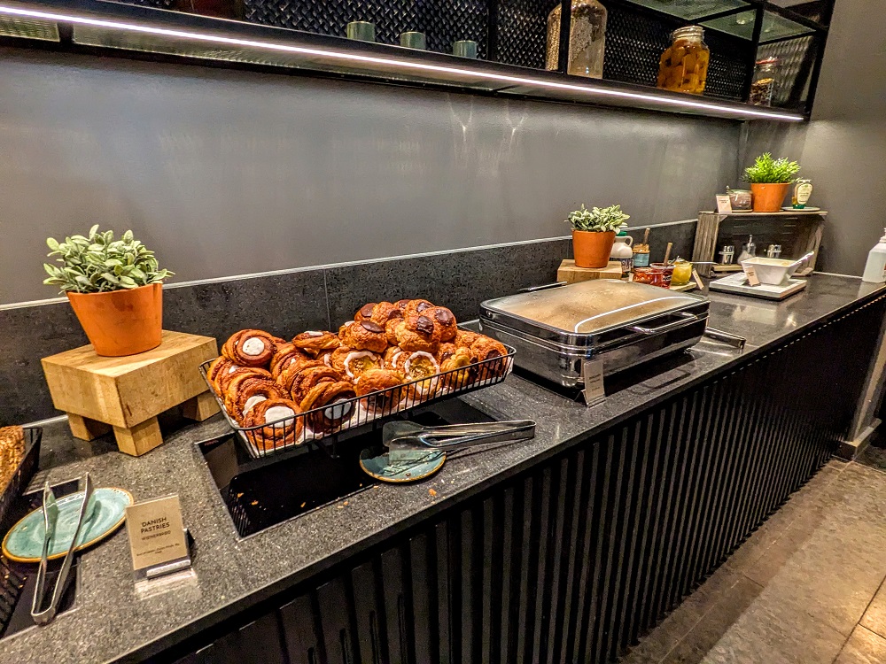 Clarion Hotel Copenhagen Airport breakfast - Pastries
