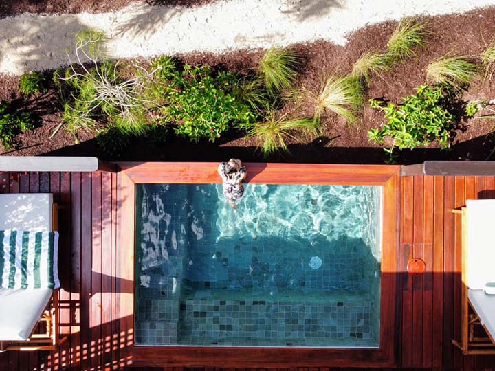 Plunge pool (Hermitage Bay Hotel)