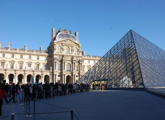 Louvre entry on free day