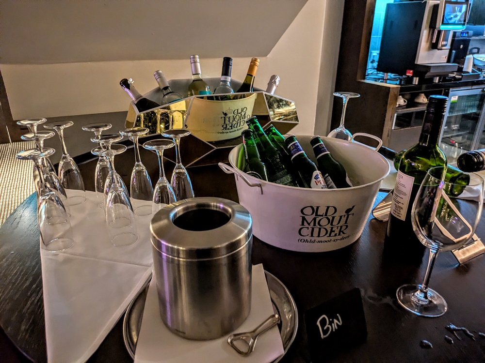 Hyatt Regency Birmingham, England - Club lounge evening drinks (complimentary)