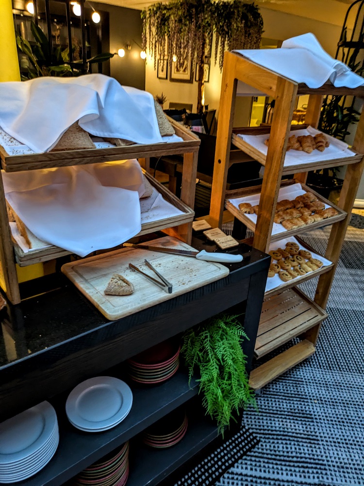 Hyatt Regency Birmingham breakfast - Breads