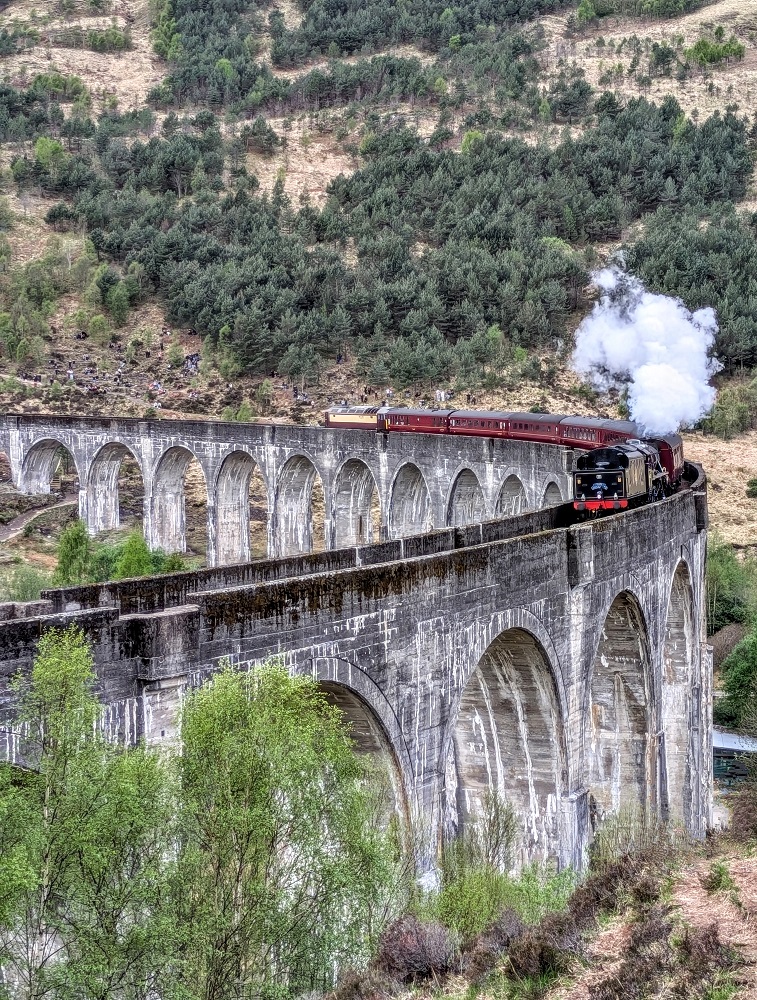 Jacobite-steam-train-on-the-Glenfinnan-Viaduct-near-Fort-William-Scotland