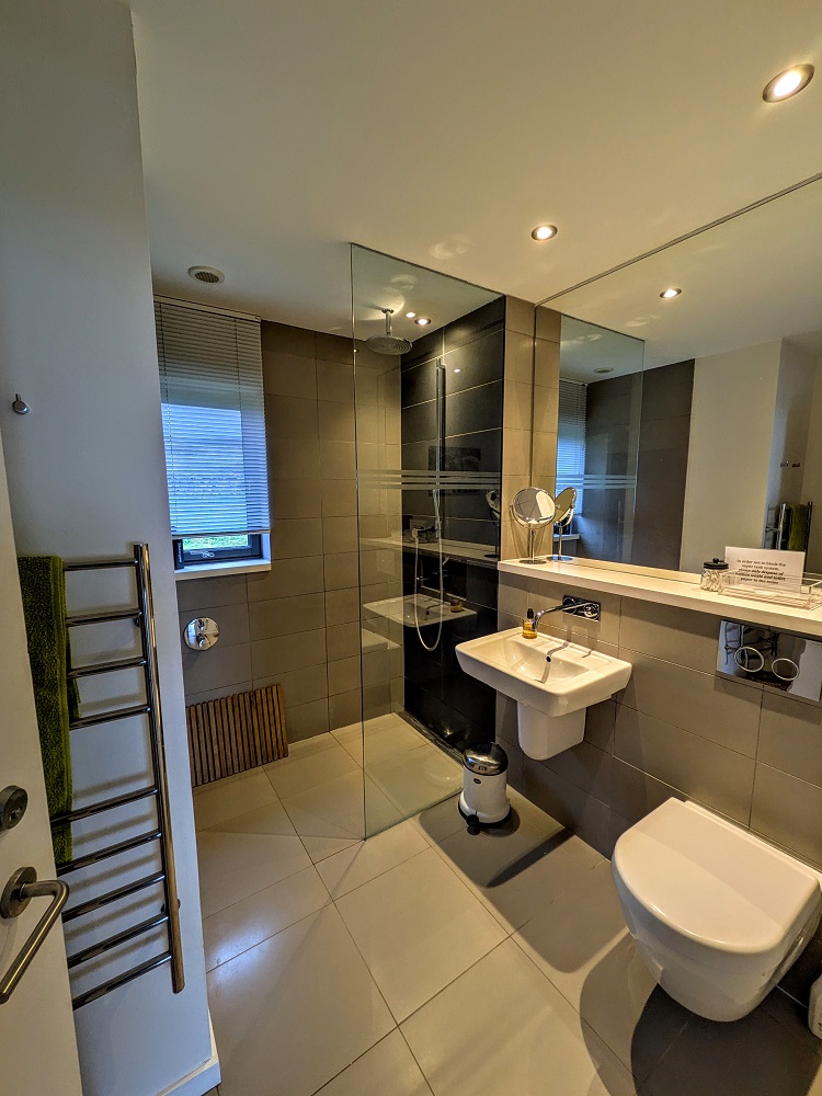 The-Two-Byres-Isle-of-Skye-Bathroom-1