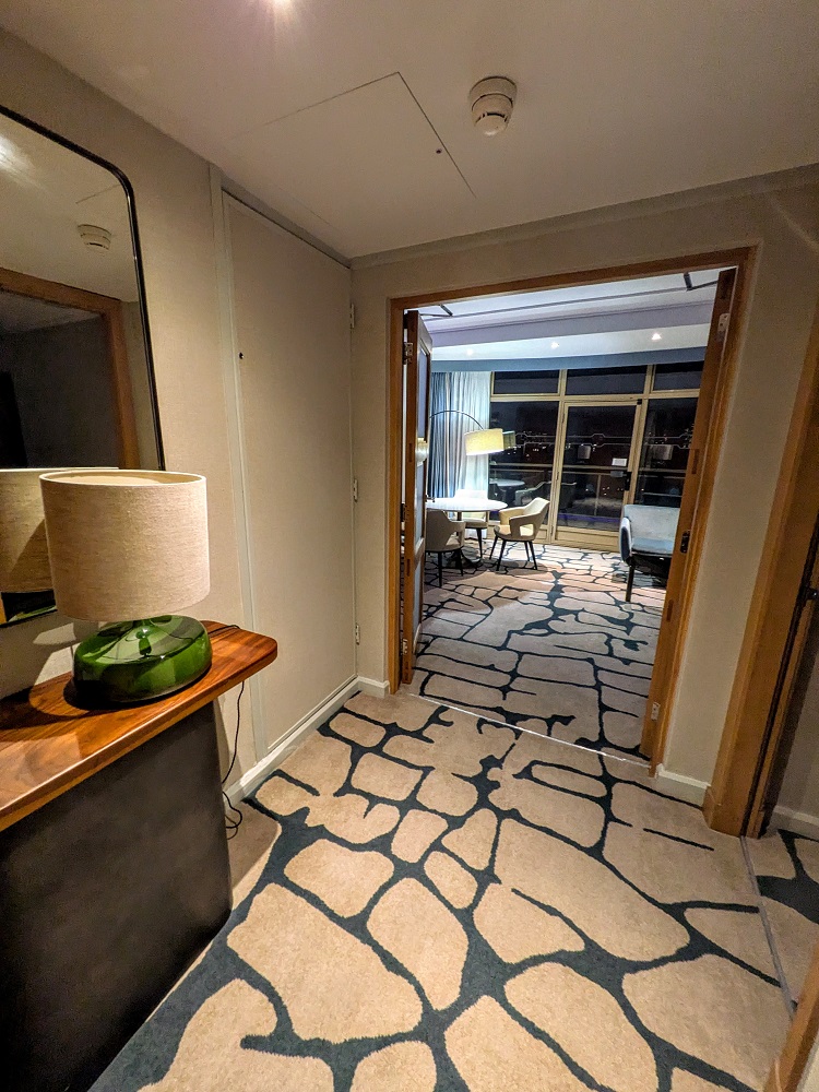 London Hilton on Park Lane - Deluxe Park Lane Suite entrance