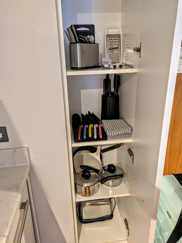 Hyatt House London Stratford - 1 King Bed Suite Cherry Park View - Kitchen items