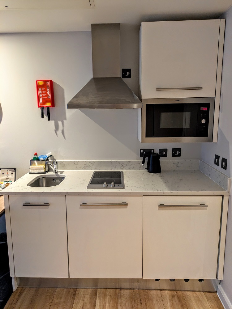 Hyatt House London Stratford - 1 King Bed Suite Cherry Park View - Kitchen