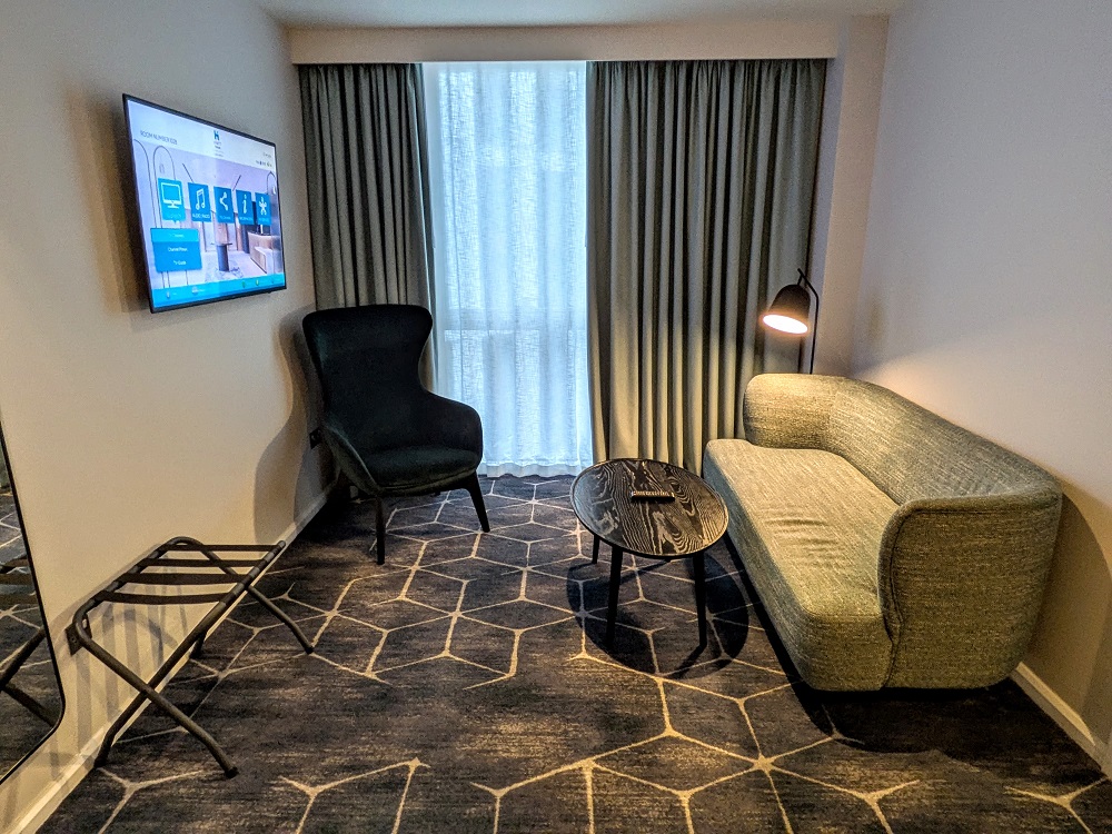 Hyatt House London Stratford - 1 King Bed Suite Cherry Park View - Living room