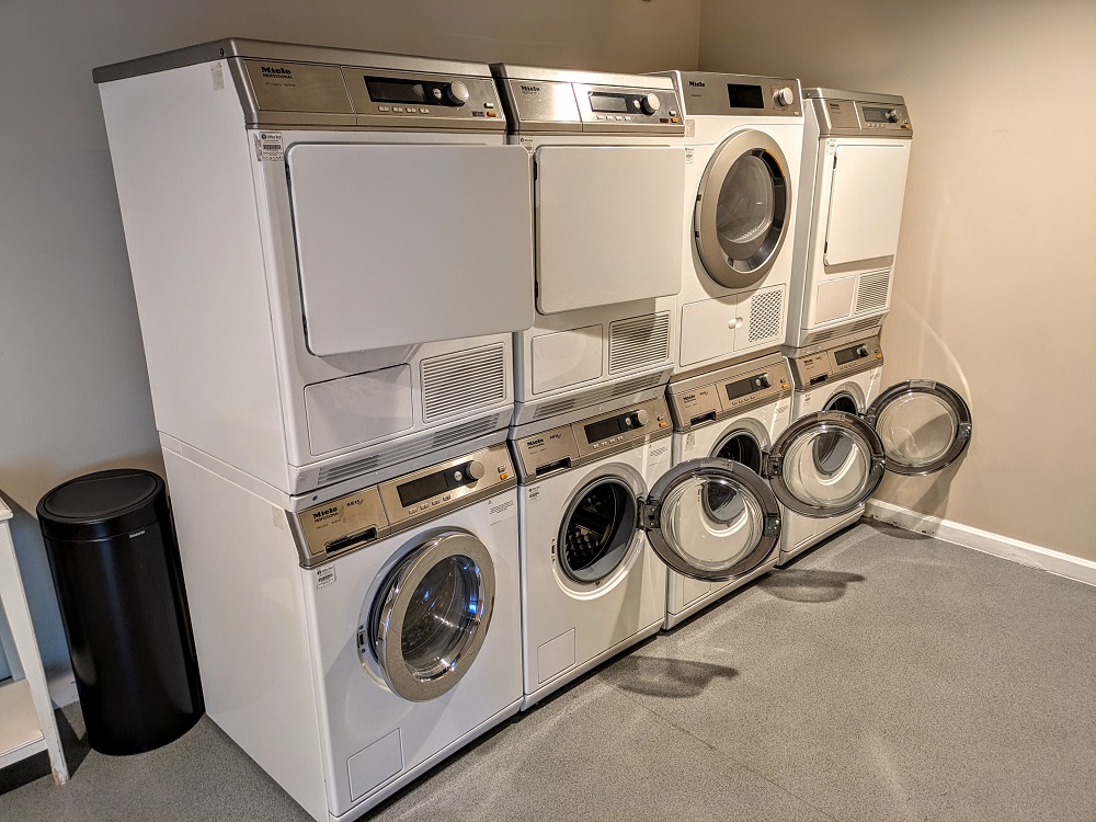 Hyatt House London Stratford - Complimentary guest laundry area (found on the 11th floor)