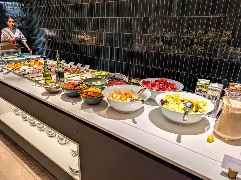 Hyatt House London Stratford breakfast - Cold cuts, salad, & fruit