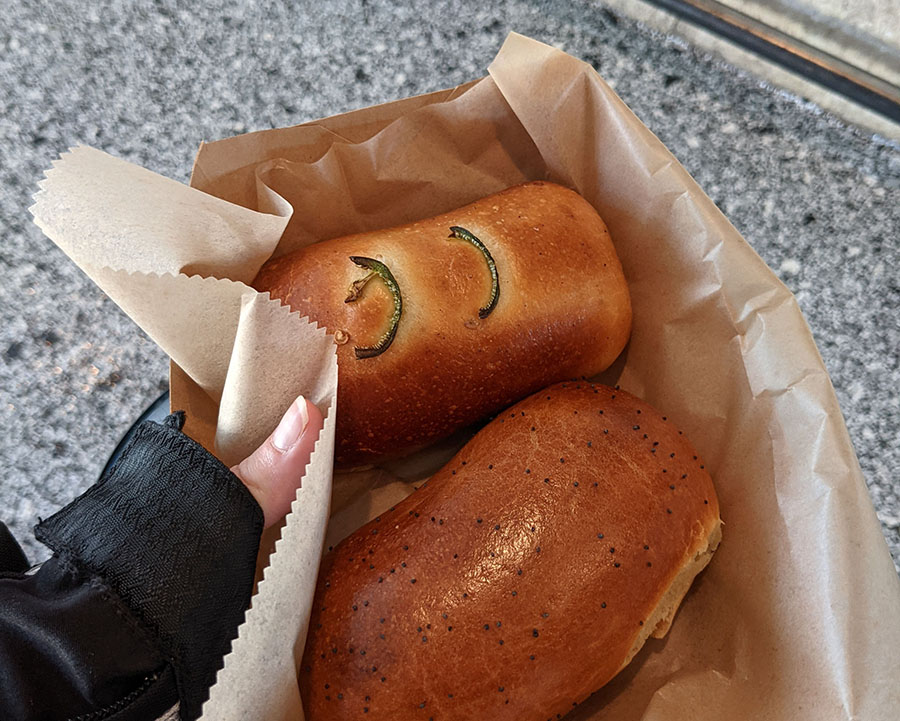 A lo largo de la semana, nuestro equipo comparte artículos que encontró y que podrían ser de interés para nuestros lectores, incluso si no merecen una publicación completa. Aquí hay algunas publicaciones que encontramos interesantes esta semana: Primer vistazo al interior de la sala de aterrizaje de Capital One en la Terminal B LGA en Nueva York Fuente de la imagen: Capitalonetravel.com Dave Grossman de MilesTalk nos da un primer vistazo a la nueva sala de aterrizaje de Capital One en la Terminal B LGA: un hermoso espacio de 12,500 pies cuadrados que él describe como 