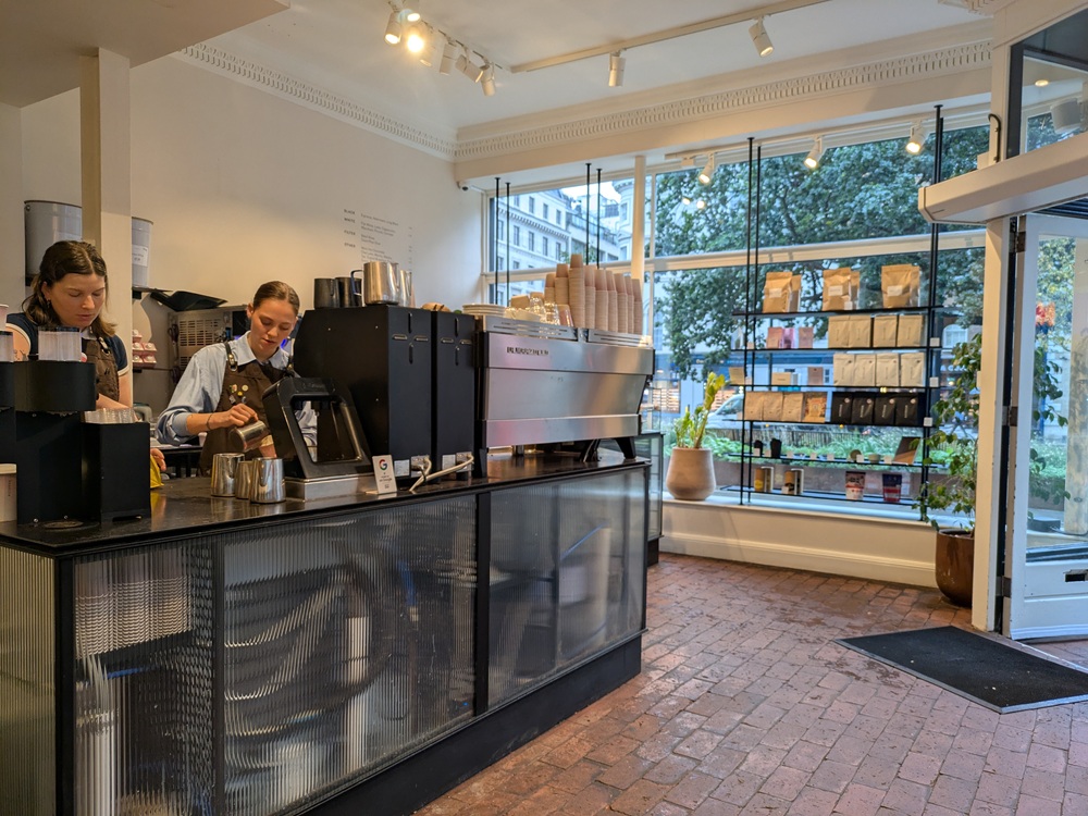 Rosslyn Coffee London Wall in Islington, London