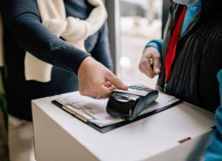 Credit card spend in-store shopping