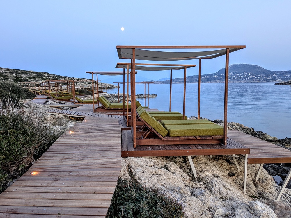 JW Marriott Crete Resort & Spa - Shaded loungers
