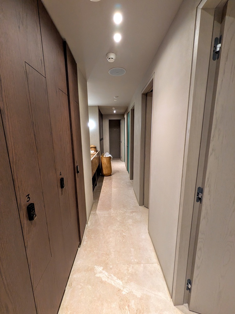 JW Marriott Crete Resort & Spa - Spa changing rooms & lockers