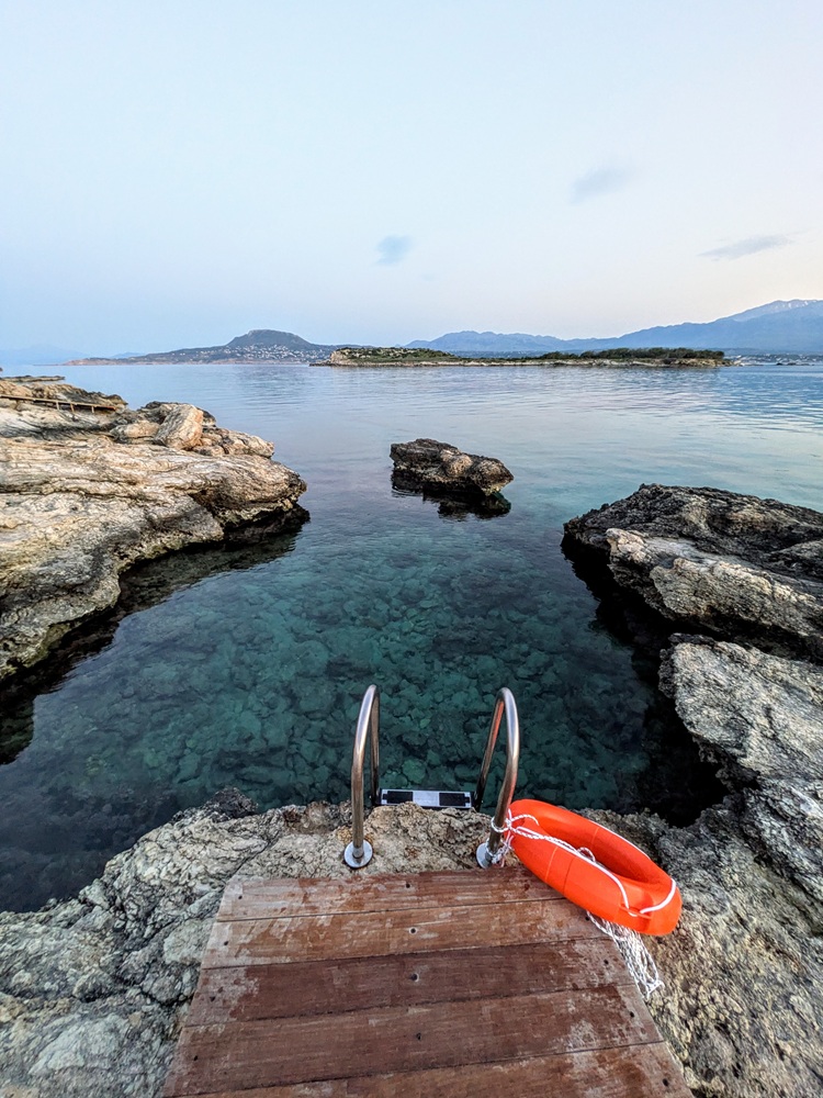 JW Marriott Crete Resort & Spa - Steps down into the sea