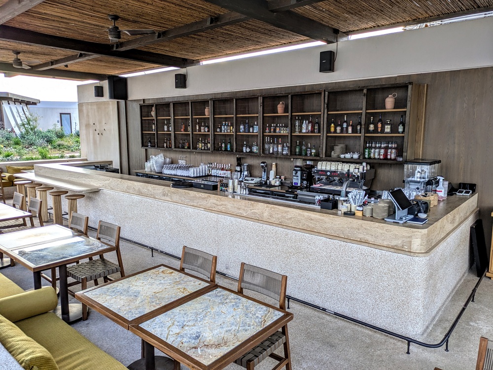 JW Marriott Crete Resort & Spa - Suncti poolside bar